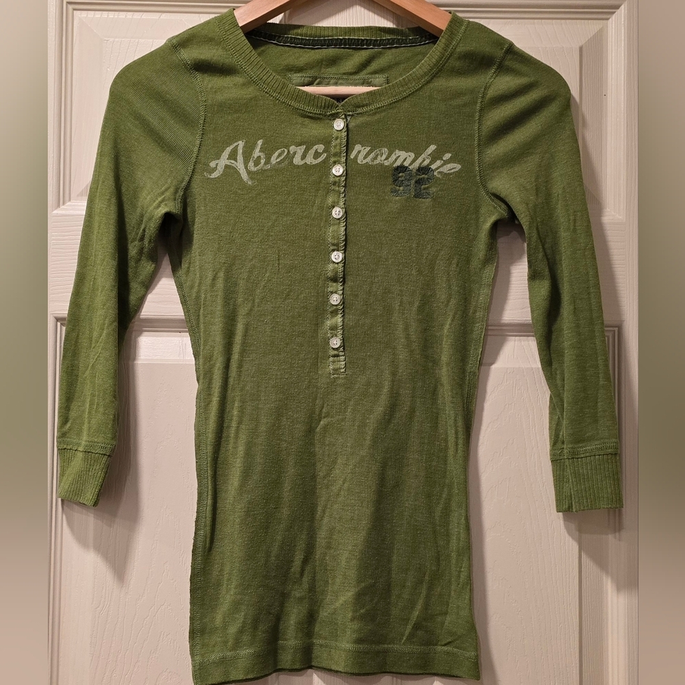 Abercrombie & Fitch Women's Vintage Green 3/4 Sleeve Henley Top